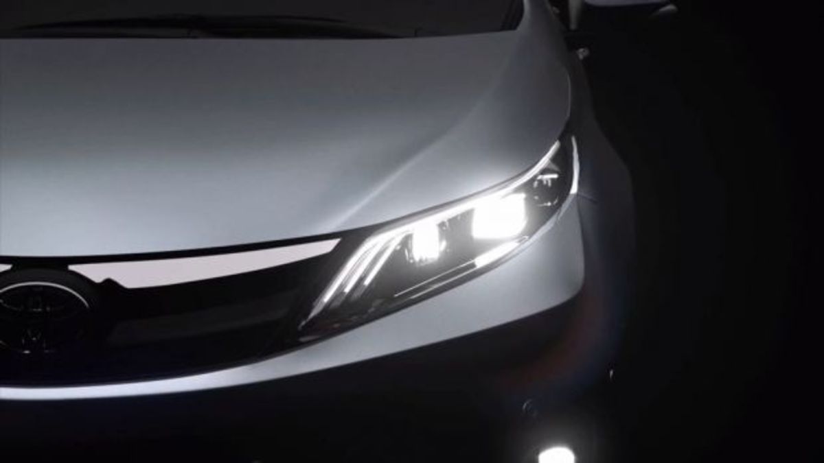 Κατευθυνόμενα φώτα LED εξελίσσει η Toyota (VIDEO)