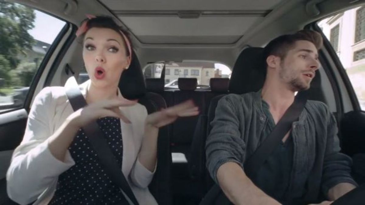 Το Toyota Yaris Hybrid κάνει την Πράγα ένα απέραντο jukebox (VIDEO)