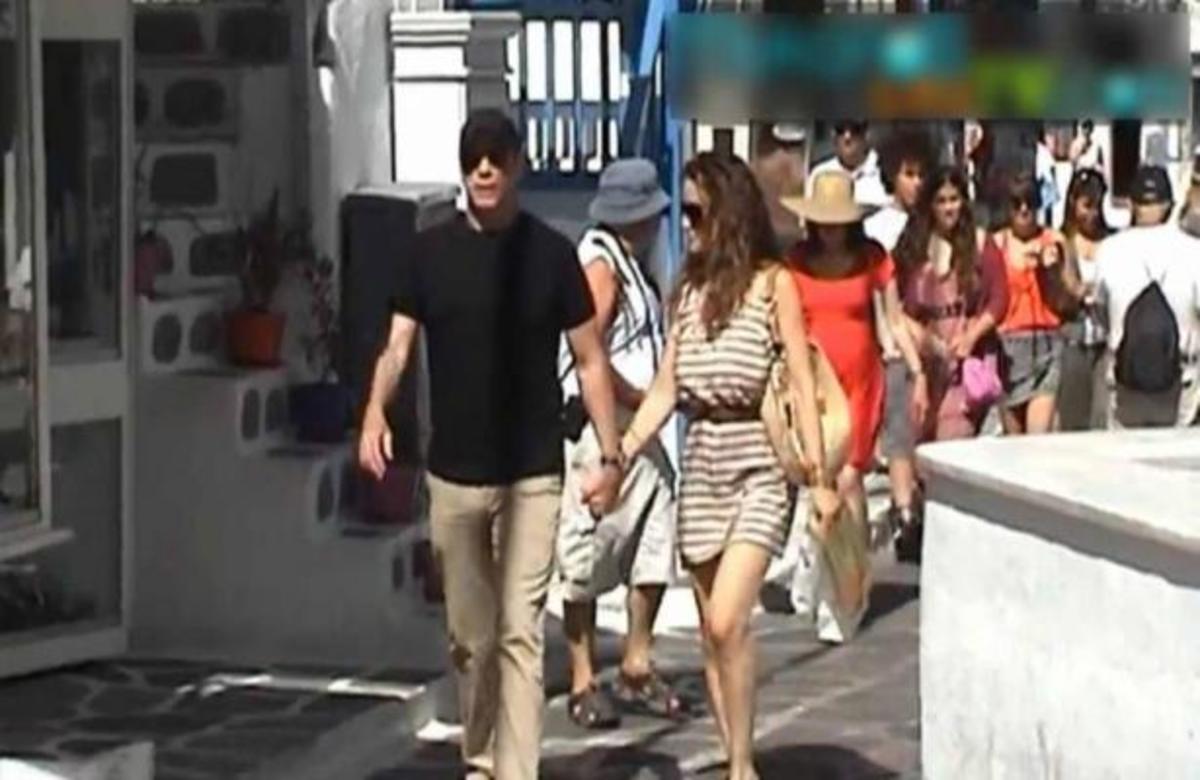 ΔΕΙΤΕ τον Τζον Τραβόλτα να κάνει βόλτα στα σοκάκια της Μυκόνου! ΒΙΝΤΕΟ