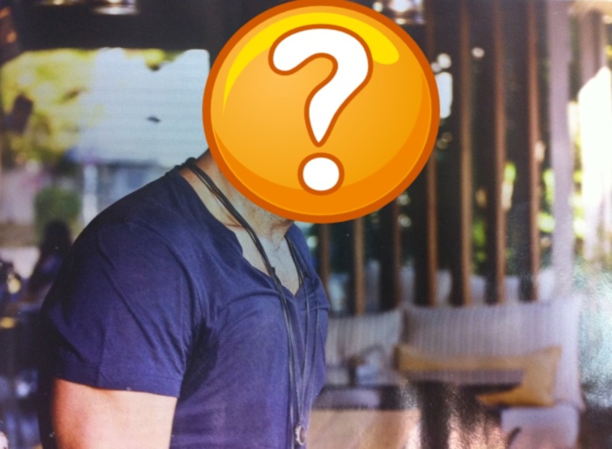 Πολύ γνωστός Έλληνας τραγουδιστής εξομολογείται: “Έχω συνευρεθεί με τρεις γυναίκες… Έχω πάρει κοκαΐνη”!