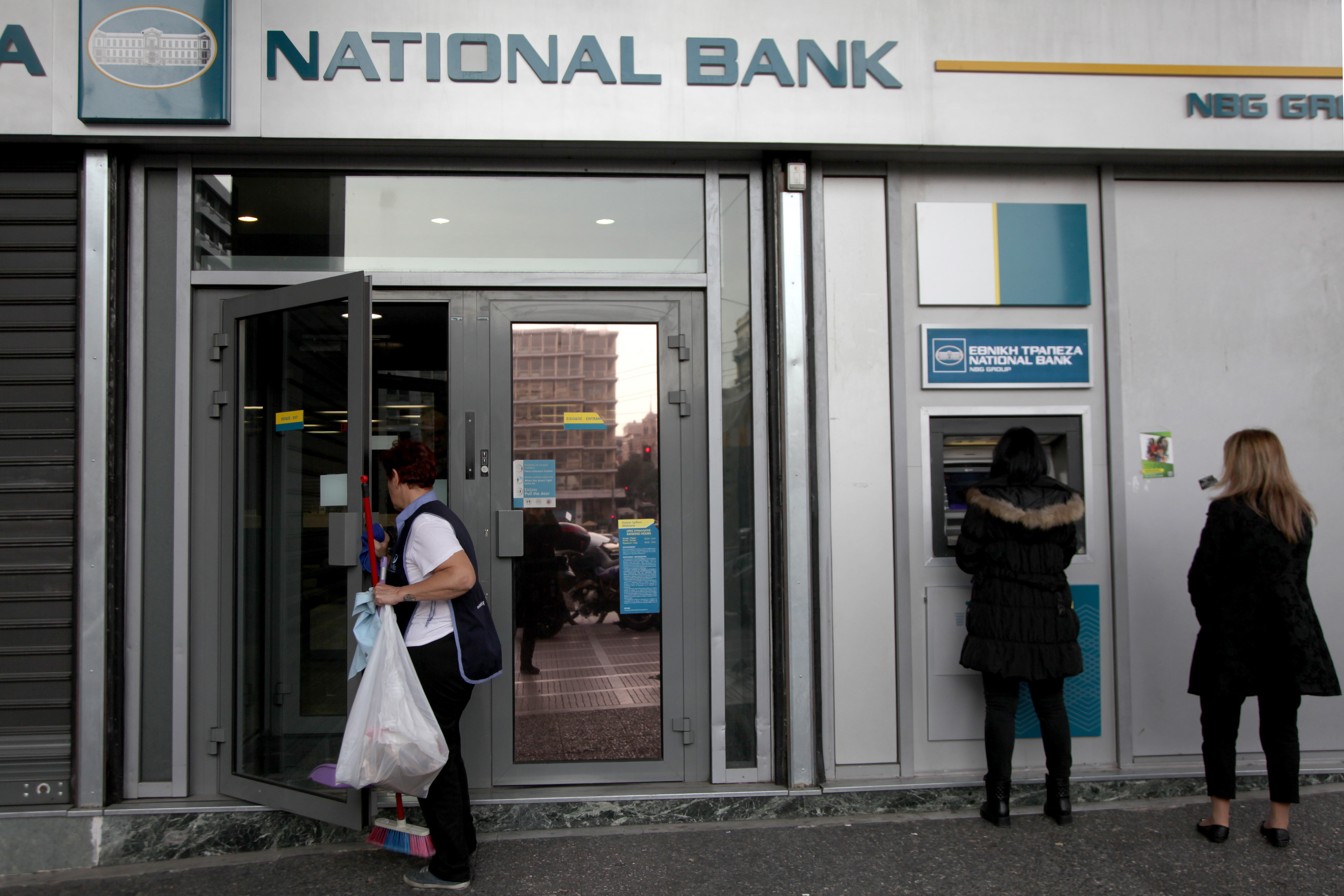ΥΠΟΙΚ: Στοιχεία για πληρωμές με ηλεκτρονικά παράβολα – Ποια διαδικασία θα πρέπει να ακολουθούν πολίτες και επιχειρήσεις