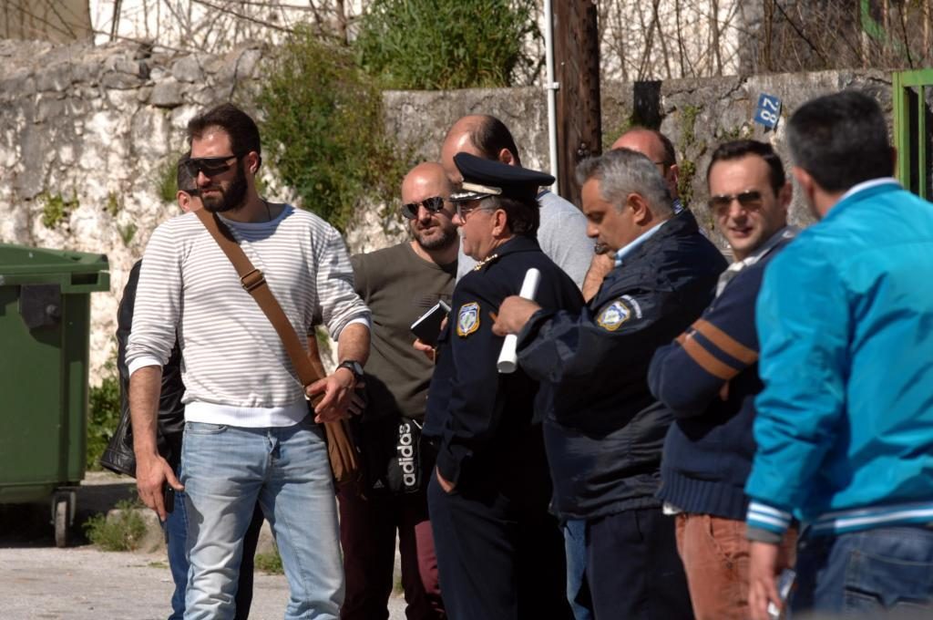 Αστυνομικοί συλλέγουν πληροφορίες για να φτάσουν στα ίχνη των δραστών - ΦΩΤΟ EUROKINISSI