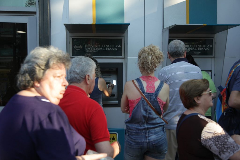 Τράπεζες: Όλα όσα ισχύουν για τις πιστωτικές κάρτες μετά τα capital controls