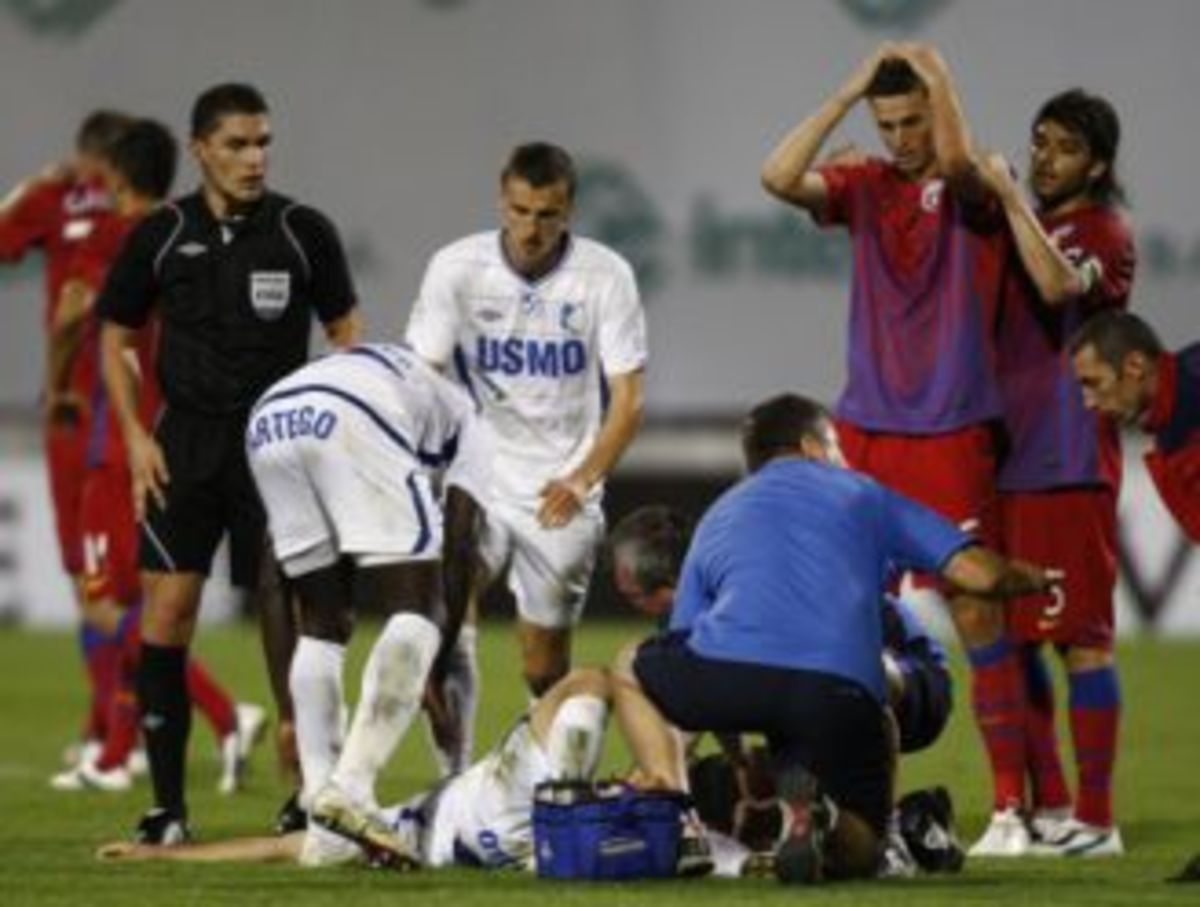 Ανατριχιαστικός τραυματισμός – Του “έκοψε” το πόδι στα δυο (VIDEO)