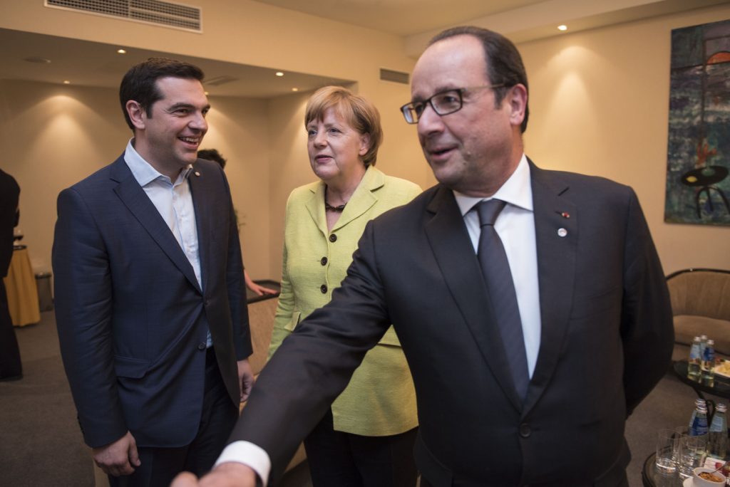 Καταιγιστικές εξελίξεις! Τηλεδιάσκεψη του Αλέξη Τσίπρα με την Άνγκελα Μέρκελ και τον Ολάντ
