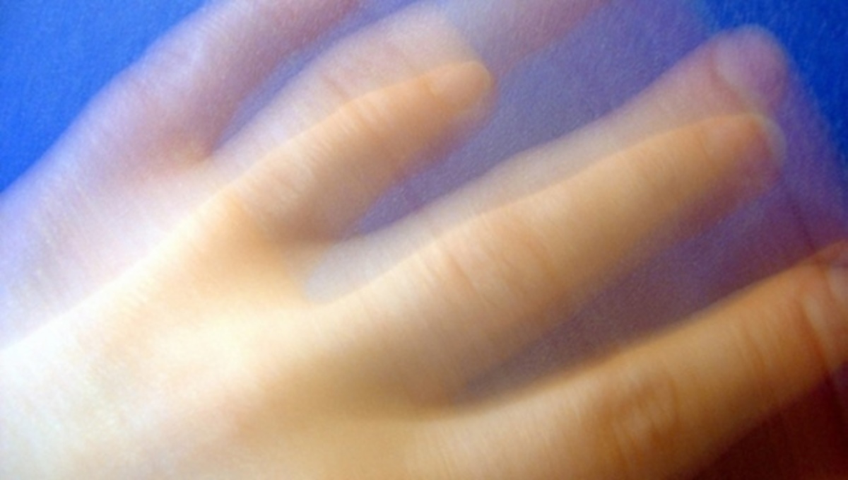 Πώς δεν θα έχετε τρέμουλο όταν είστε αγχωμένοι – Το κόλπο για να μην σας καταλαβαίνουν (ΒΙΝΤΕΟ)