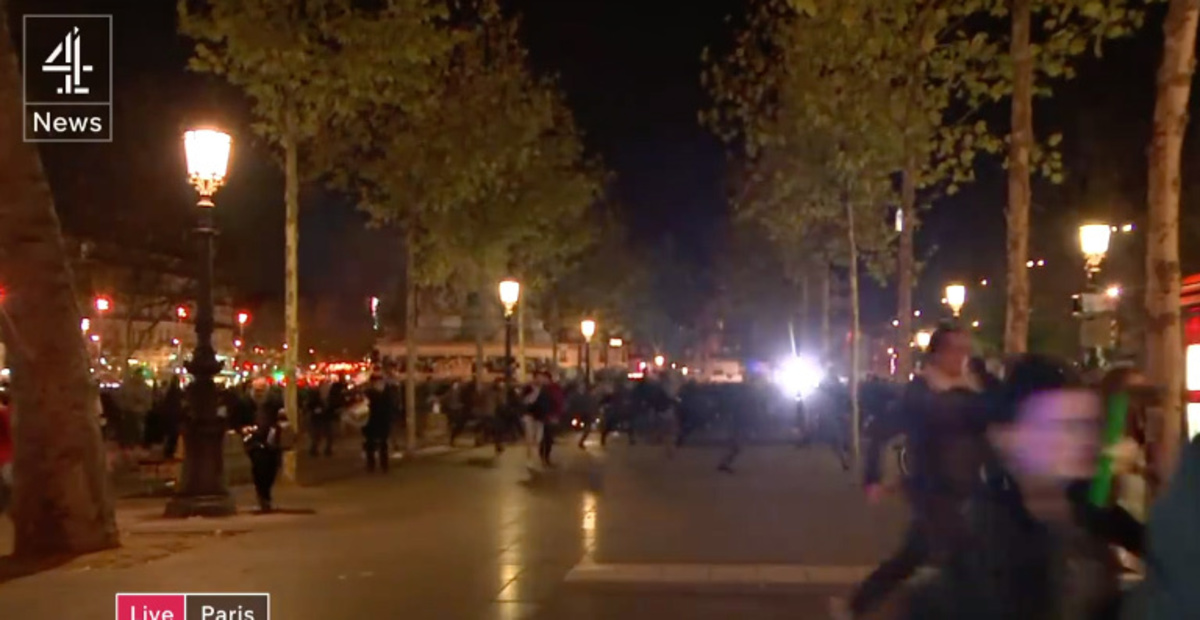 Παρίσι: Τρόμος και πανικός! Οι “πυροβολισμοί” ήταν… κροτίδες – Εκκενώθηκαν Παναγία των Παρισίων και Place de la Republic
