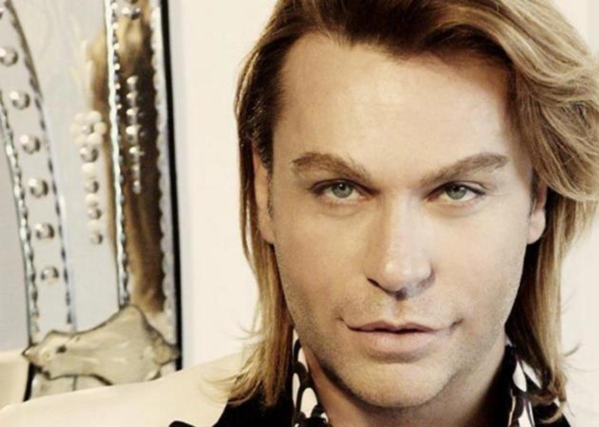 Τρύφωνας Σαμαράς: Τι αποκαλύπτει για το μέντιουμ – απατεώνισσα!