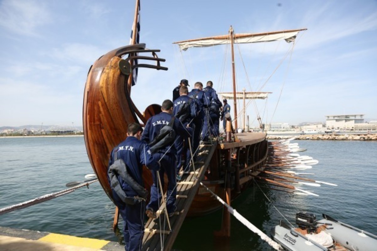 Η τριήρης Ολυμπιάς ζωντάνεψε στο Φάληρο