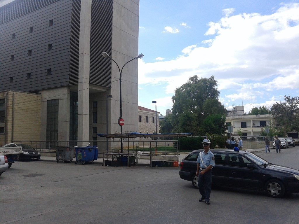 Λήξη συναγερμού στα Τρίκαλα – Φάρσα η “βόμβα” στα Δικαστήρια