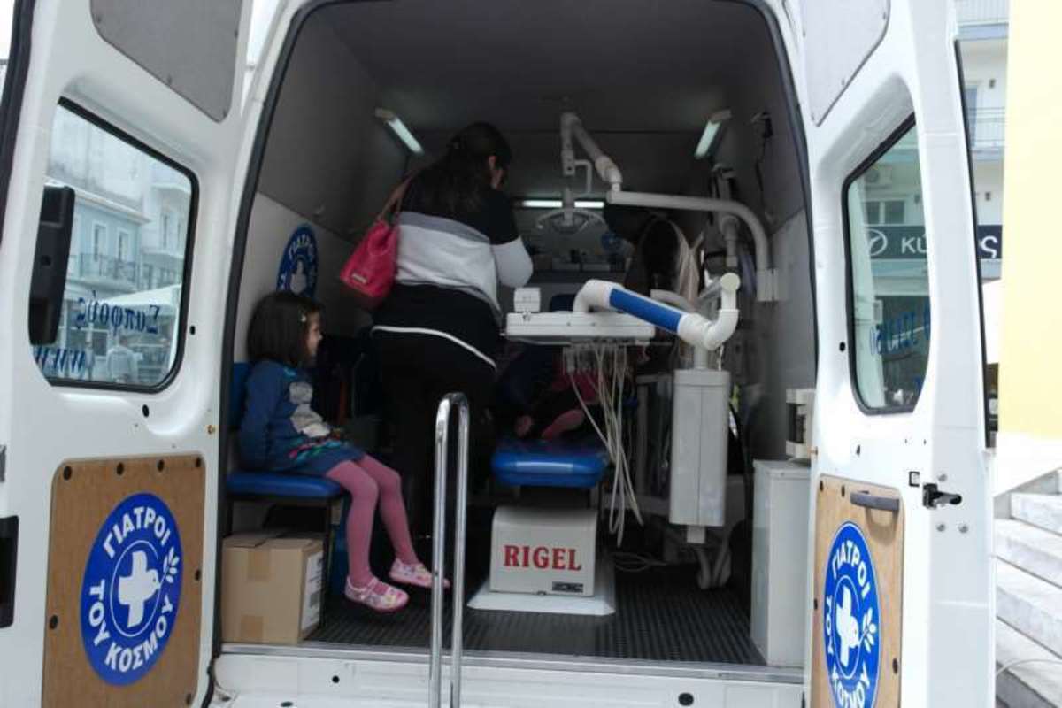 Τρίπολη: Δωρεάν εξετάσεις και εμβόλια σε ανασφάλιστα παιδιά από τους “Γιατρούς του Κόσμου” (ΒΙΝΤΕΟ)