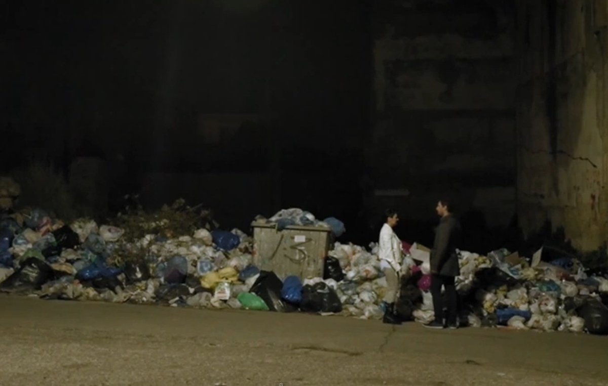 ΒΙΝΤΕΟ: Έρωτας στην Τρίπολη στα… χρόνια της χολέρας – Σατιρική ταινία έγιναν τα σκουπίδια!