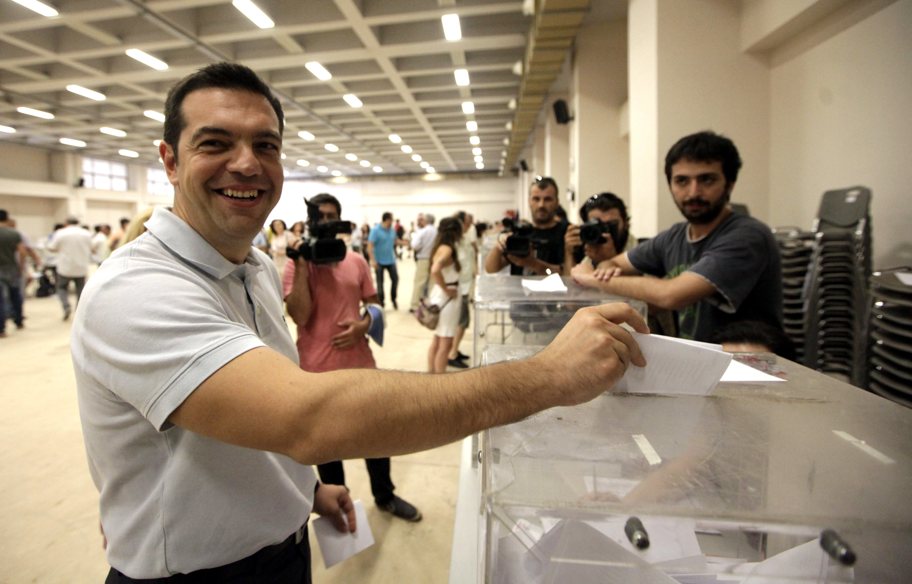 Χαμογελαστός ο Αλέξης Τσίπρας