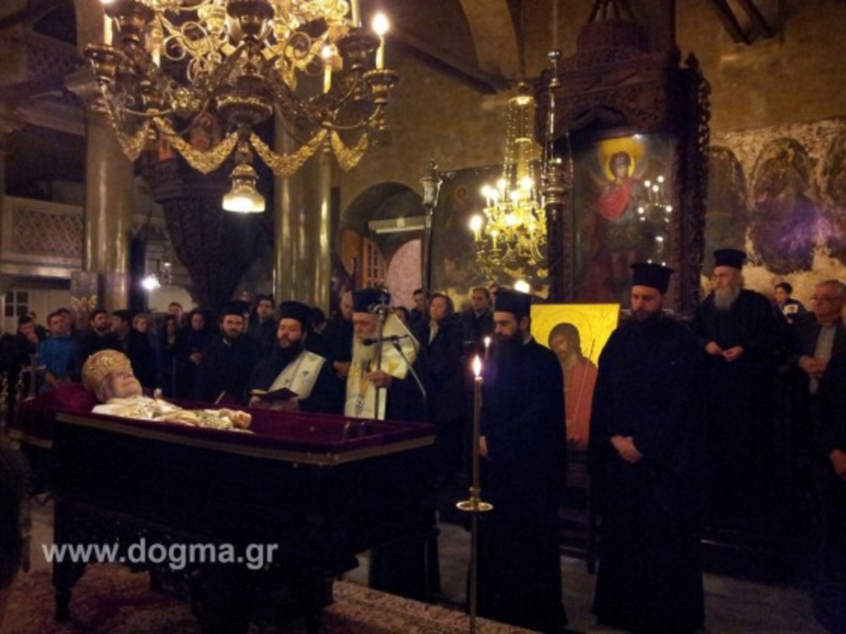 Το τρισάγιο του Αρχιεπισκόπου στον μακαριστό Ιωαννίνων