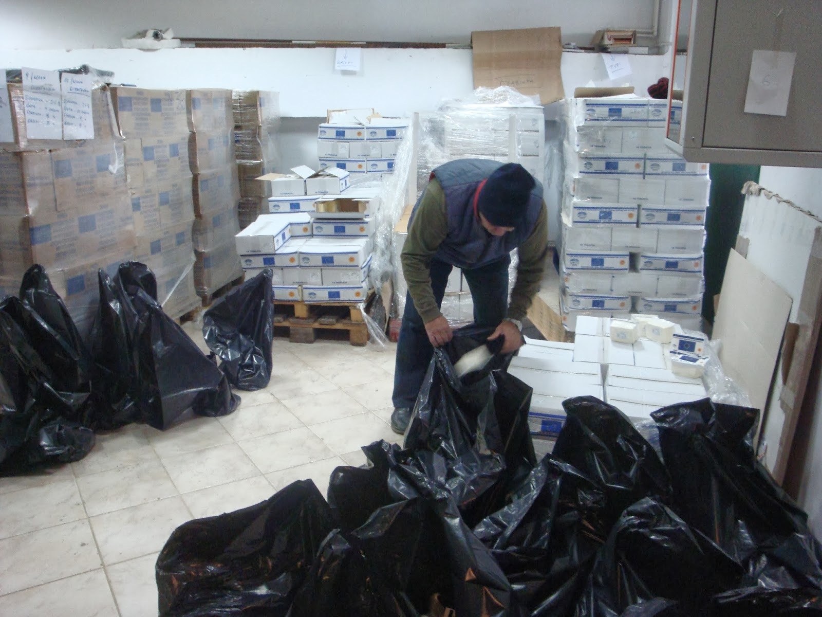 Μοίρασαν τρόφιμα στους απόρους της Ξάνθης (ΦΩΤΟ, ΒΙΝΤΕΟ)