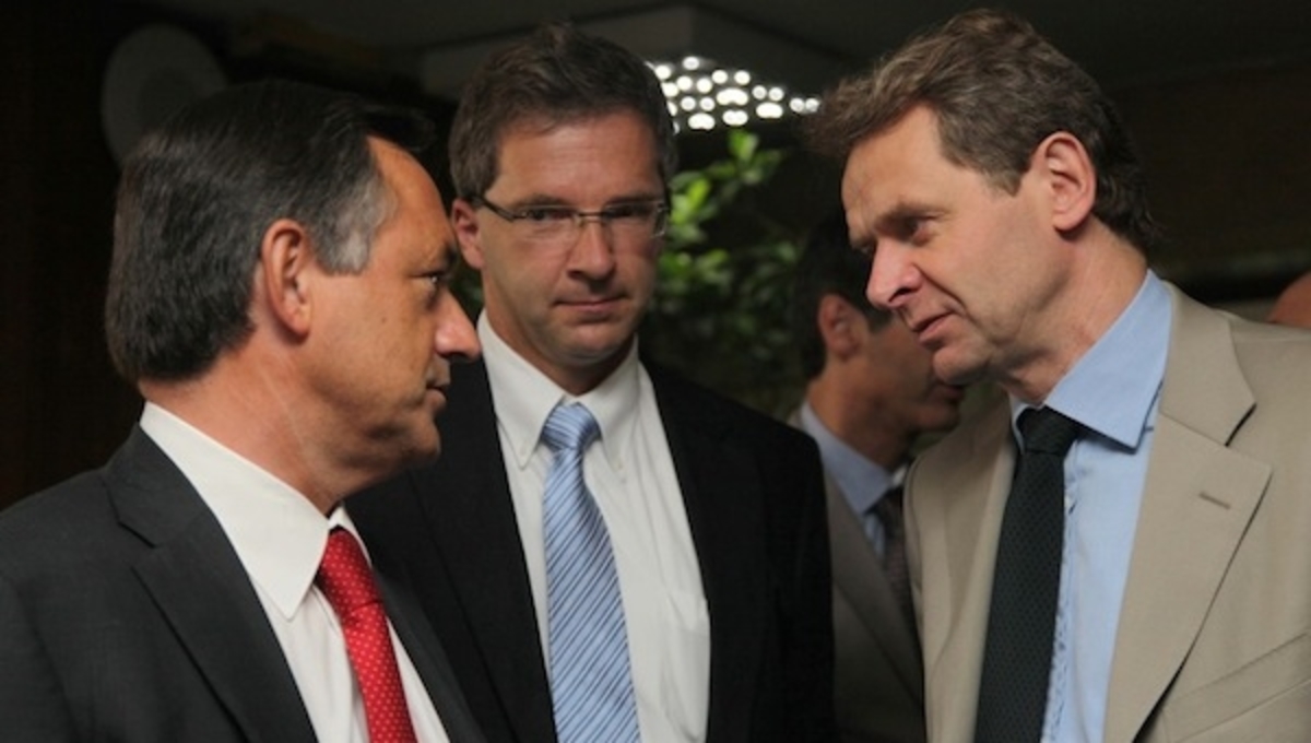 Τρόικα καλεί Βορίδη! Οι απαιτήσεις για φάρμακα-φαρμακοποιούς