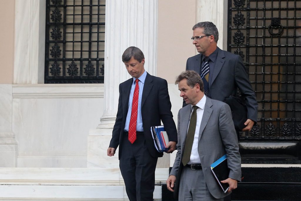 Le Monde: Και αν η Τρόικα οδηγήσει την Ελλάδα στη χρεοκοπία;