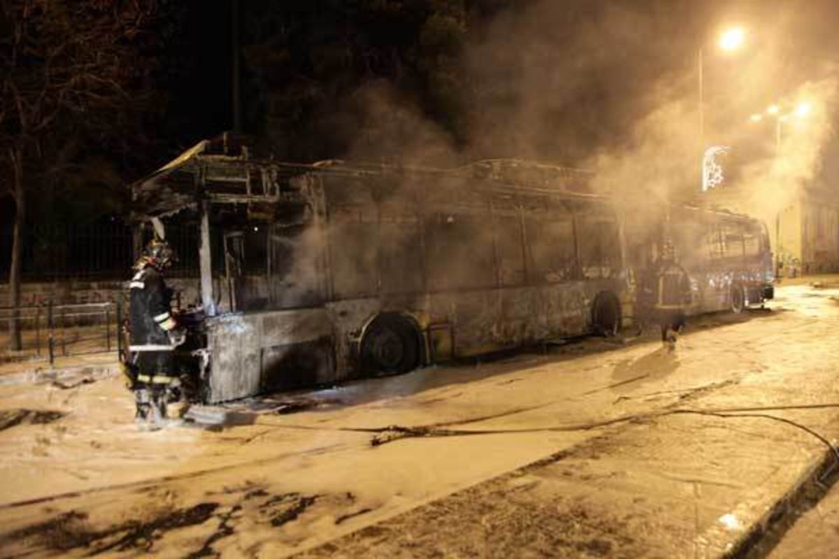 Κυριάκος Μητσοτάκης για το νέο κάψιμο τρόλει: Τα άβατα θα πάψουν