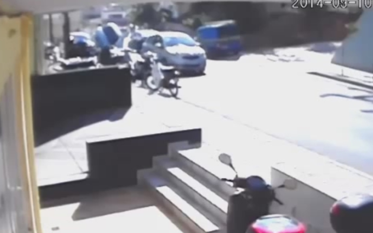 Καρέ – καρέ ανατροπή αυτοκινήτου στο Ρέθυμνο (ΒΙΝΤΕΟ)