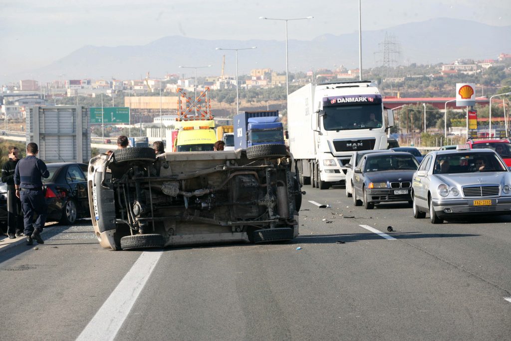 Έπεσε με το αυτοκίνητο σε κολώνα και ανακαλύφθηκαν τα ναρκωτικά