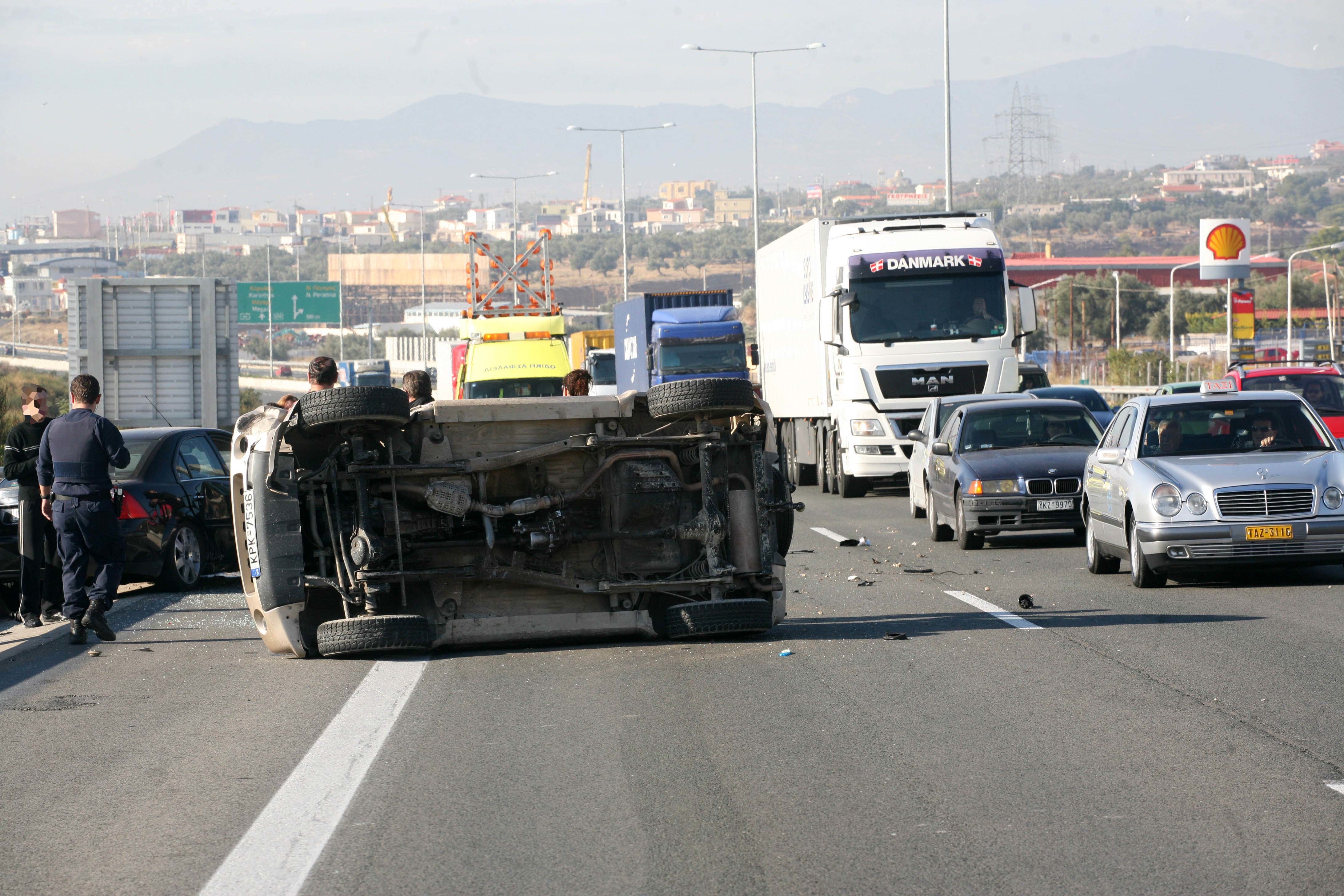 Έπεσε με το αυτοκίνητο σε κολώνα και ανακαλύφθηκαν τα ναρκωτικά