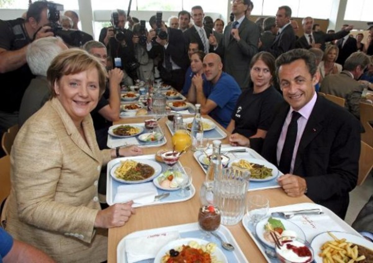 “Έφαγαν” την Ελλάδα σε τρεις μυστικούς δείπνους