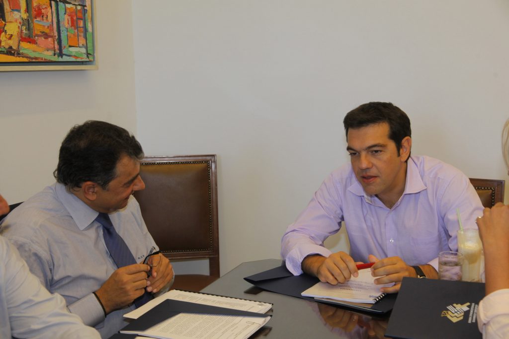 Τσίπρας: Εγκληματικά τα υφεσιακά μέτρα για την πραγματική οικονομία