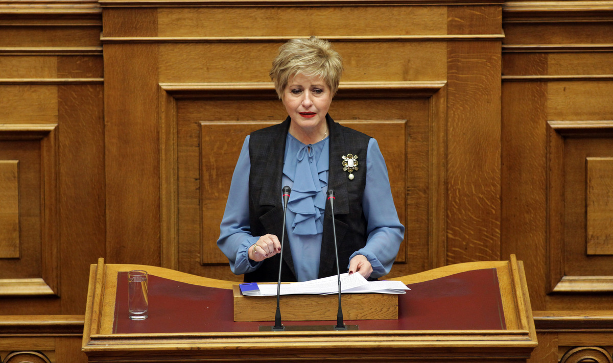 Μαρία Κόλια Τσαρουχά: Πληρώνουμε τα λάθη του Σημίτη