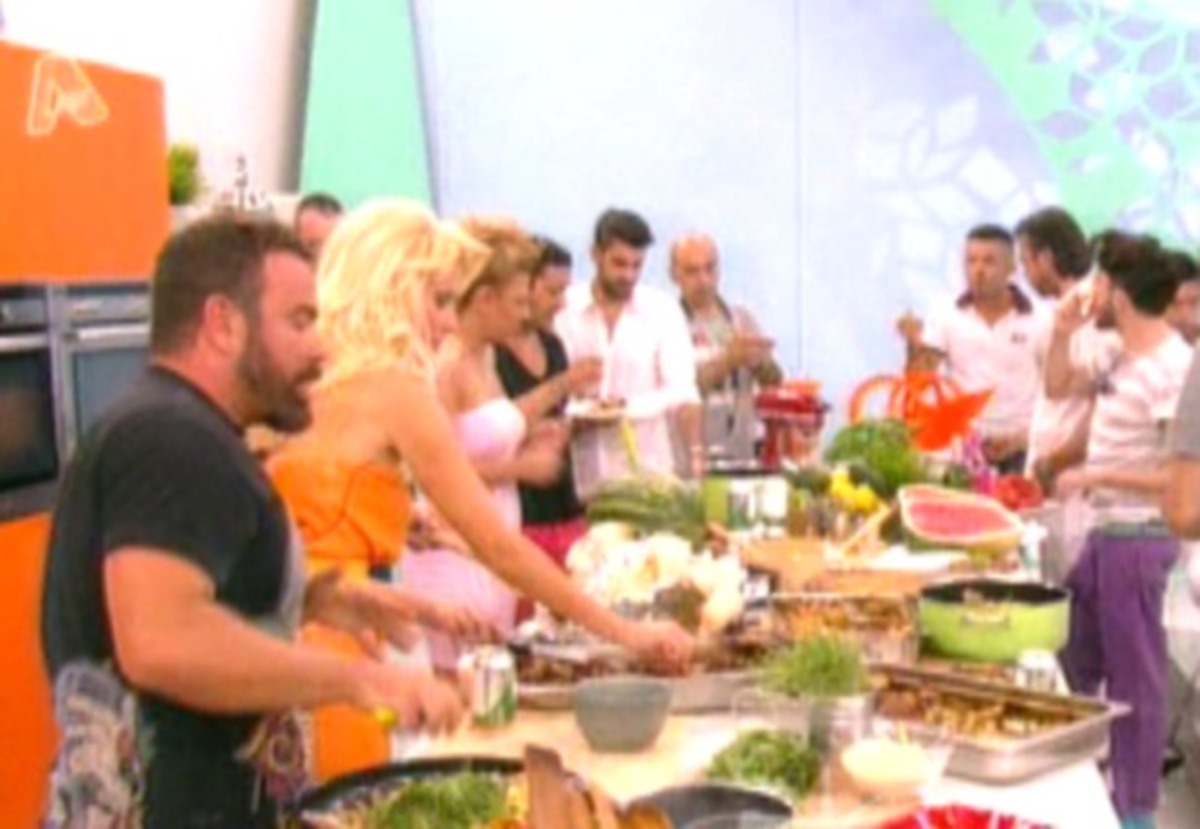 Απίστευτο τηλεοπτικό τσιμπούσι στην εκπομπή της Μενεγάκη!