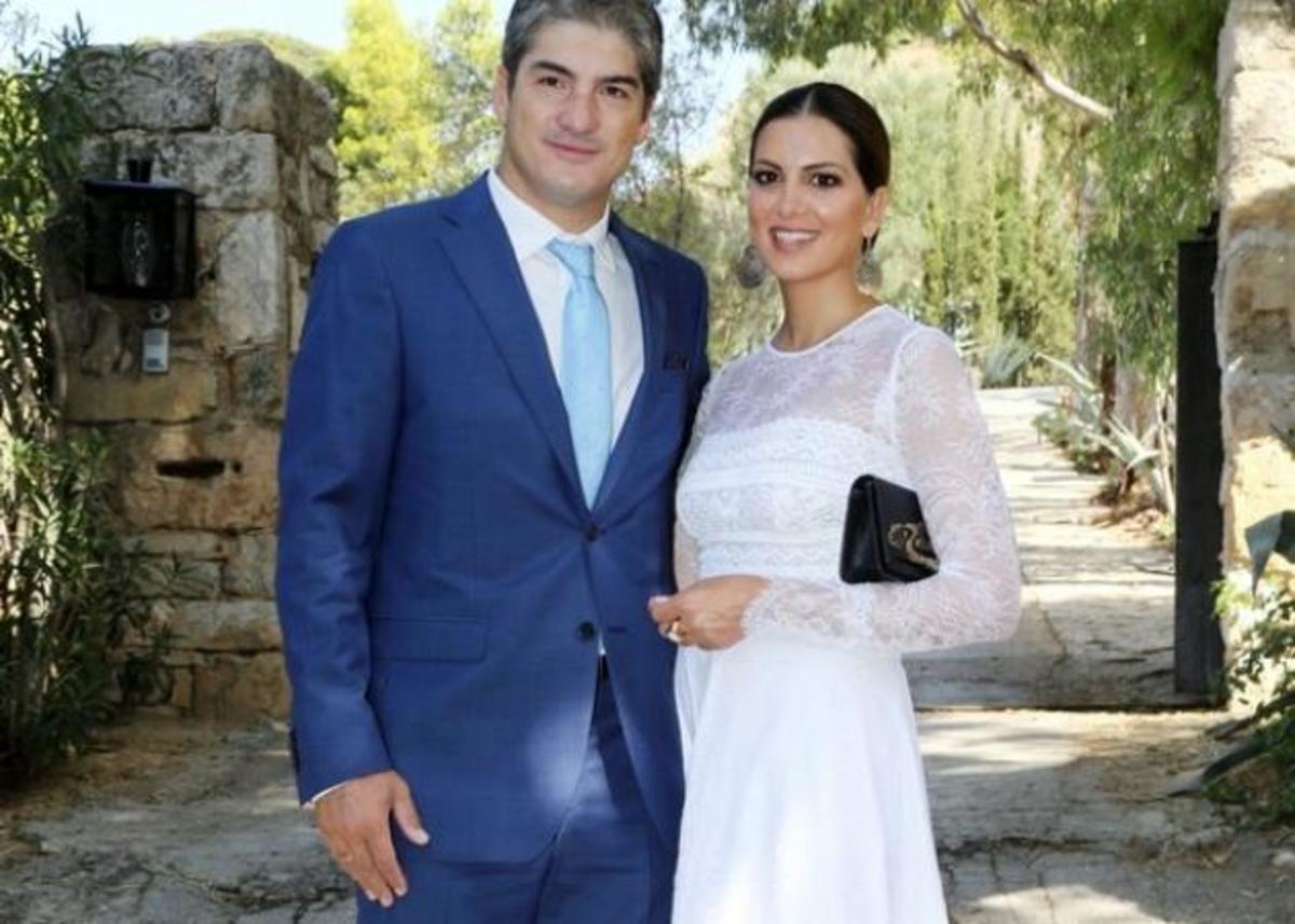 Σταματίνα Τσιμτσιλή – Θέμης Σοφός: Οικογενειακή απόδραση στην Αρχαία Κόρινθο
