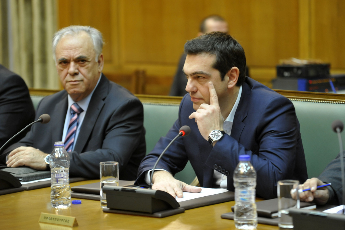 Ασκήσεις ισορροπίας από Τσίπρα: Ούτε ρήξη με την Ευρώπη, ούτε υποτέλεια στην τρόικα