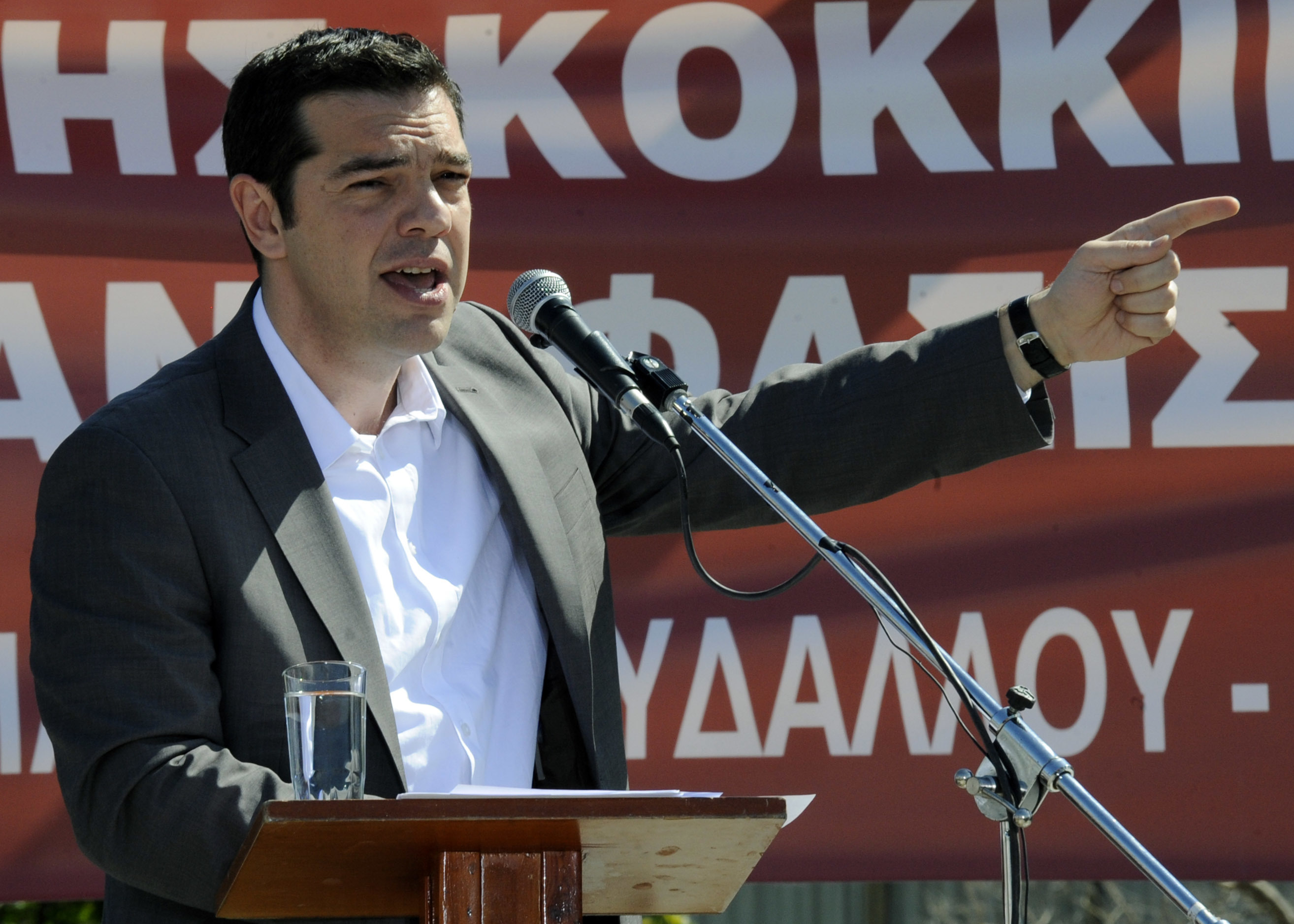 ΣΥΡΙΖΑ: “Η τρικομματική μνημονιακή κυβέρνηση καταρρέει”