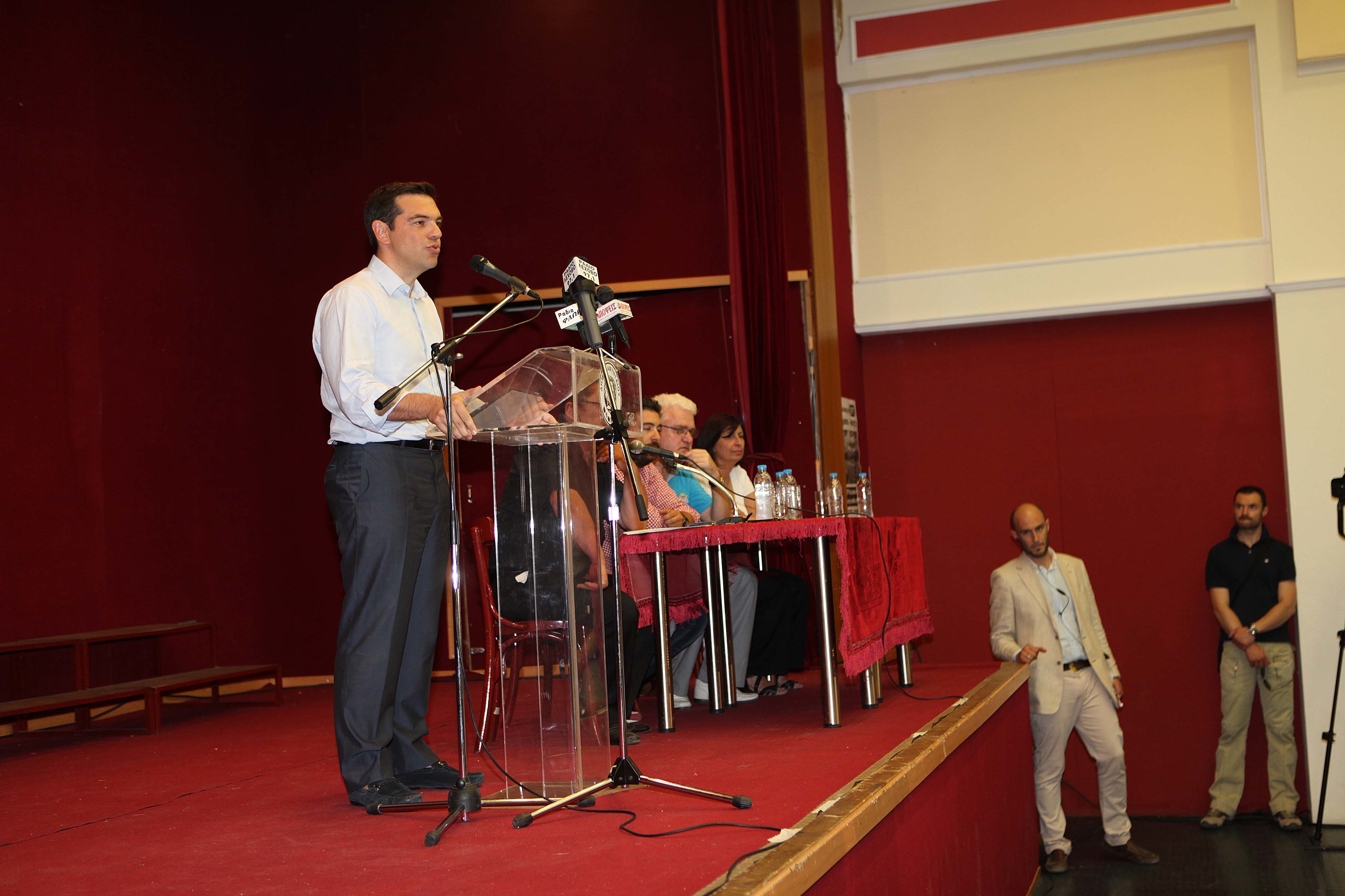 Ο Τσίπρας “συγκεντρώνει” Κουβέλη, Κουτσούμπα και Καμμένο για τη ΔΕΗ