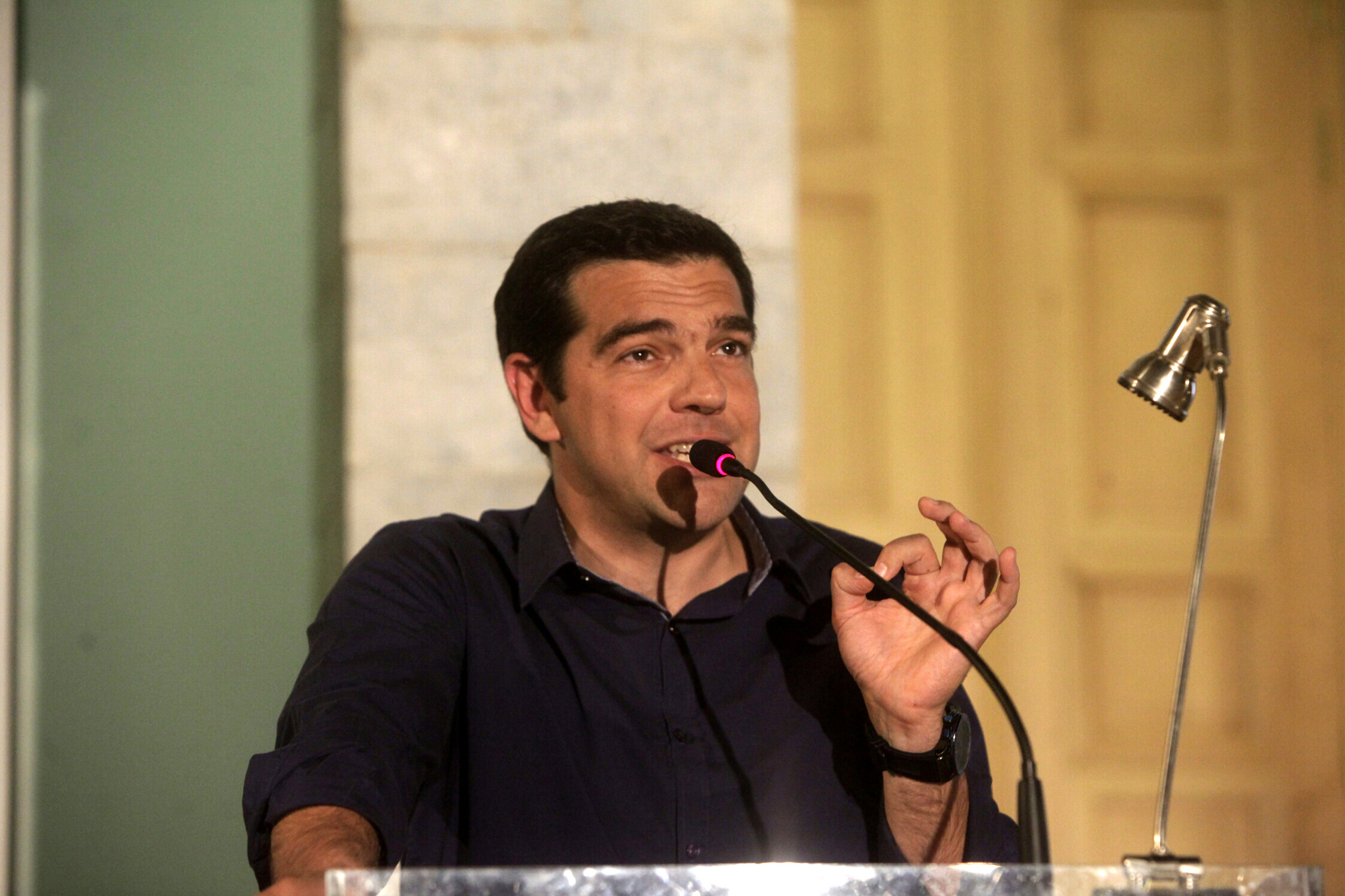 Αγριεμένος ο Τσίπρας θα μιλήσει με σκληρή γλώσσα στους εσωτερικούς “αντάρτες”