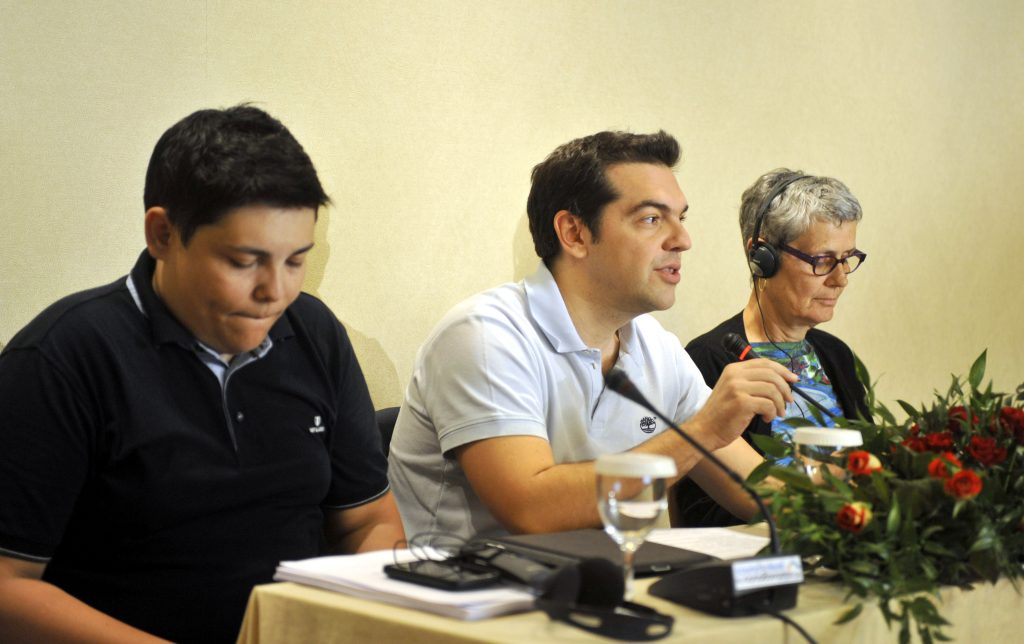 Τσίπρας: “Εάν συναινέσει η κυβέρνηση στις απαιτήσεις τότε θα βγούμε οικειοθελώς από το ευρώ”