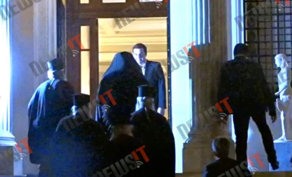 Στο Μαξίμου ο Αρχιεπίσκοπος