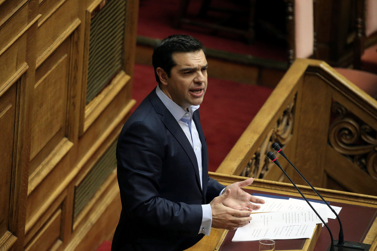 FAZ: «Στο χείλος του γκρεμού η ελάφρυνση του χρέους για την Ελλάδα»