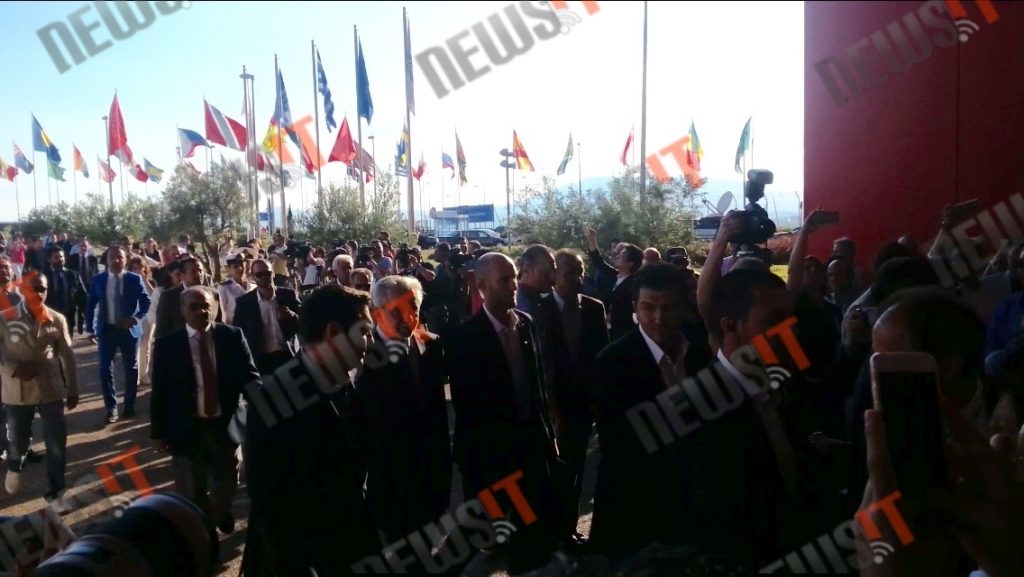 Η υποδοχή του Αλέξη Τσίπρα στα εγκαίνια των Ποσειδωνίων – ΦΩΤΟ – ΒΙΝΤΕΟ