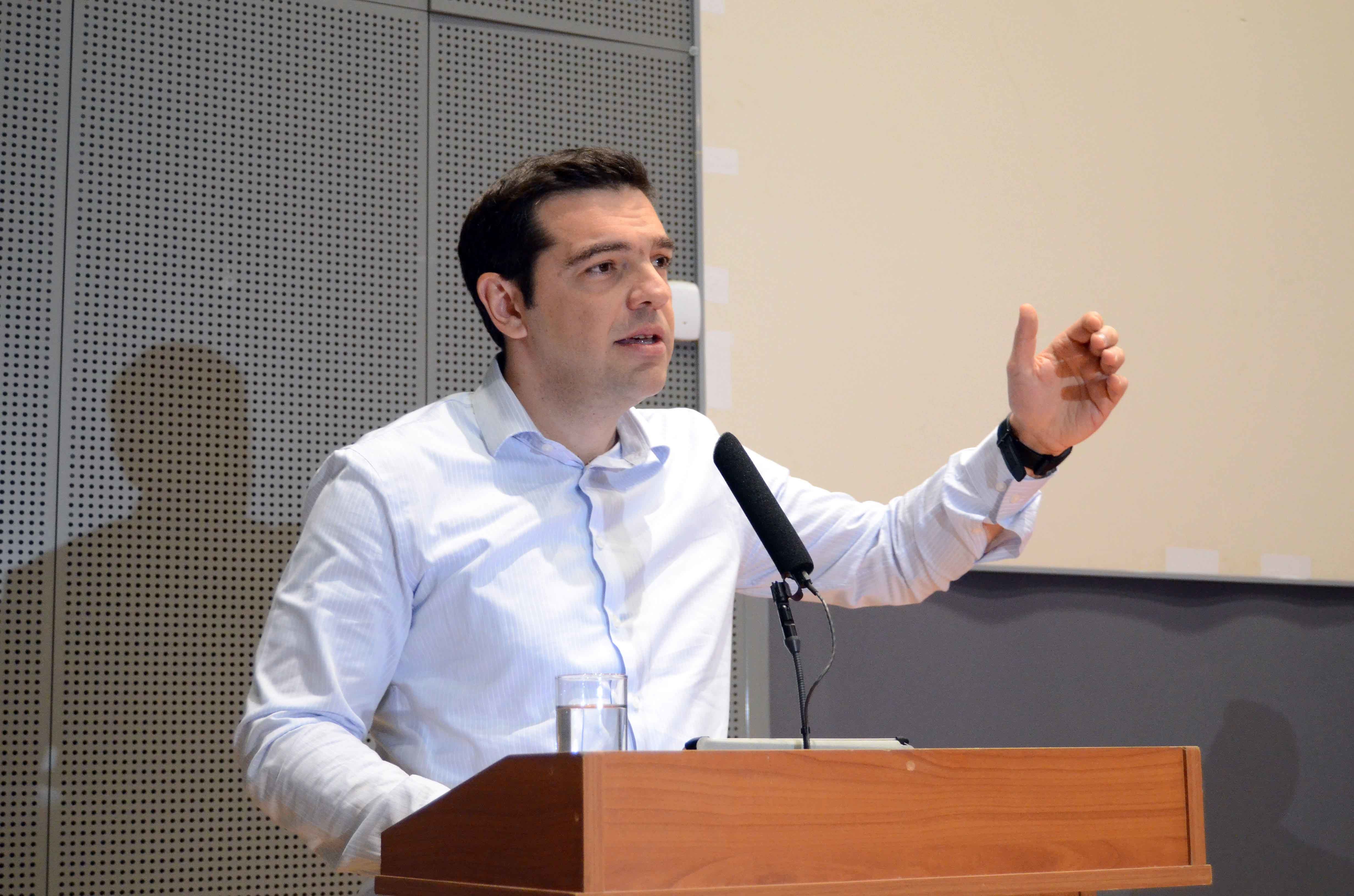 Βόλες ΣΥΡΙΖΑ για Σαμαρά: Στέλνει ψεύτικα μηνύματα αισιοδοξίας και σταθερότητας