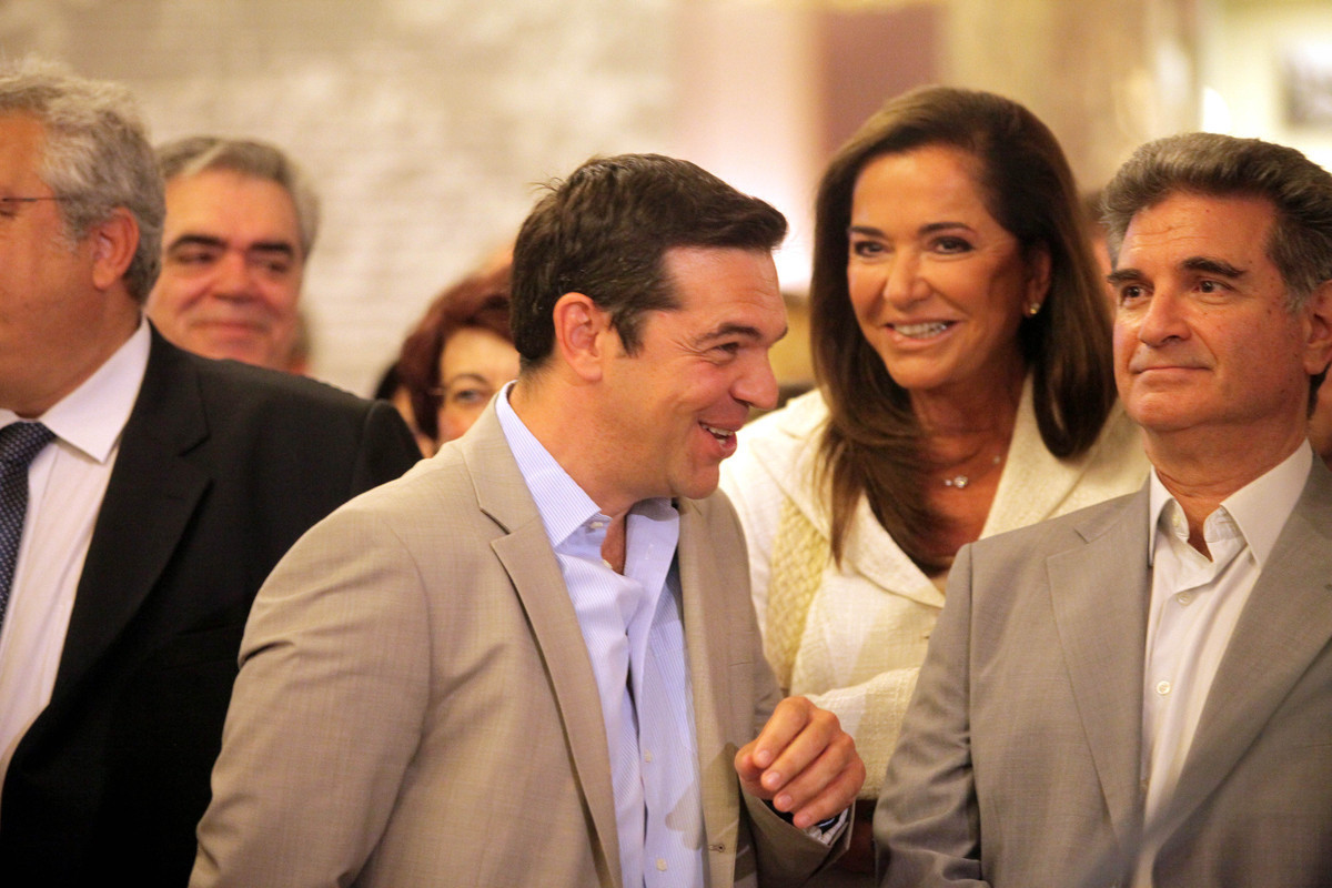 Το… παρασκήνιο της συνάντησης Ντόρας – Τσίπρα