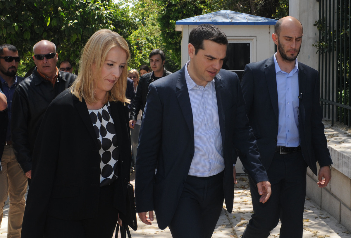 H Ρένα Δούρου “βάζει πλάτη” στην προσπάθεια του Τσίπρα