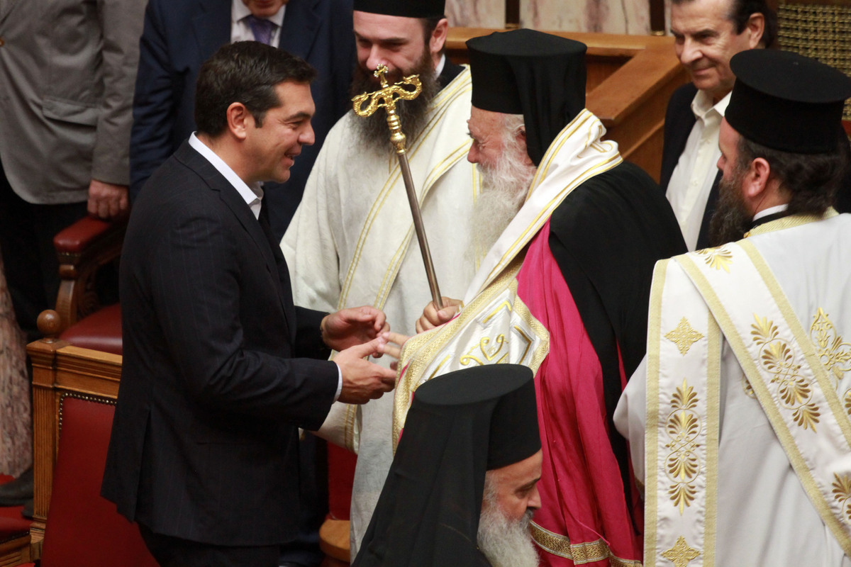 Επικίνδυνη κόντρα Εκκλησίας-κυβέρνησης – Ο Τσίπρας φέρνει και τον Φίλη στο Μαξίμου ενώ ο Αρχιεπίσκοπος δεν ήθελε – “Ψεύτης και με εμμονές ο υπουργός”