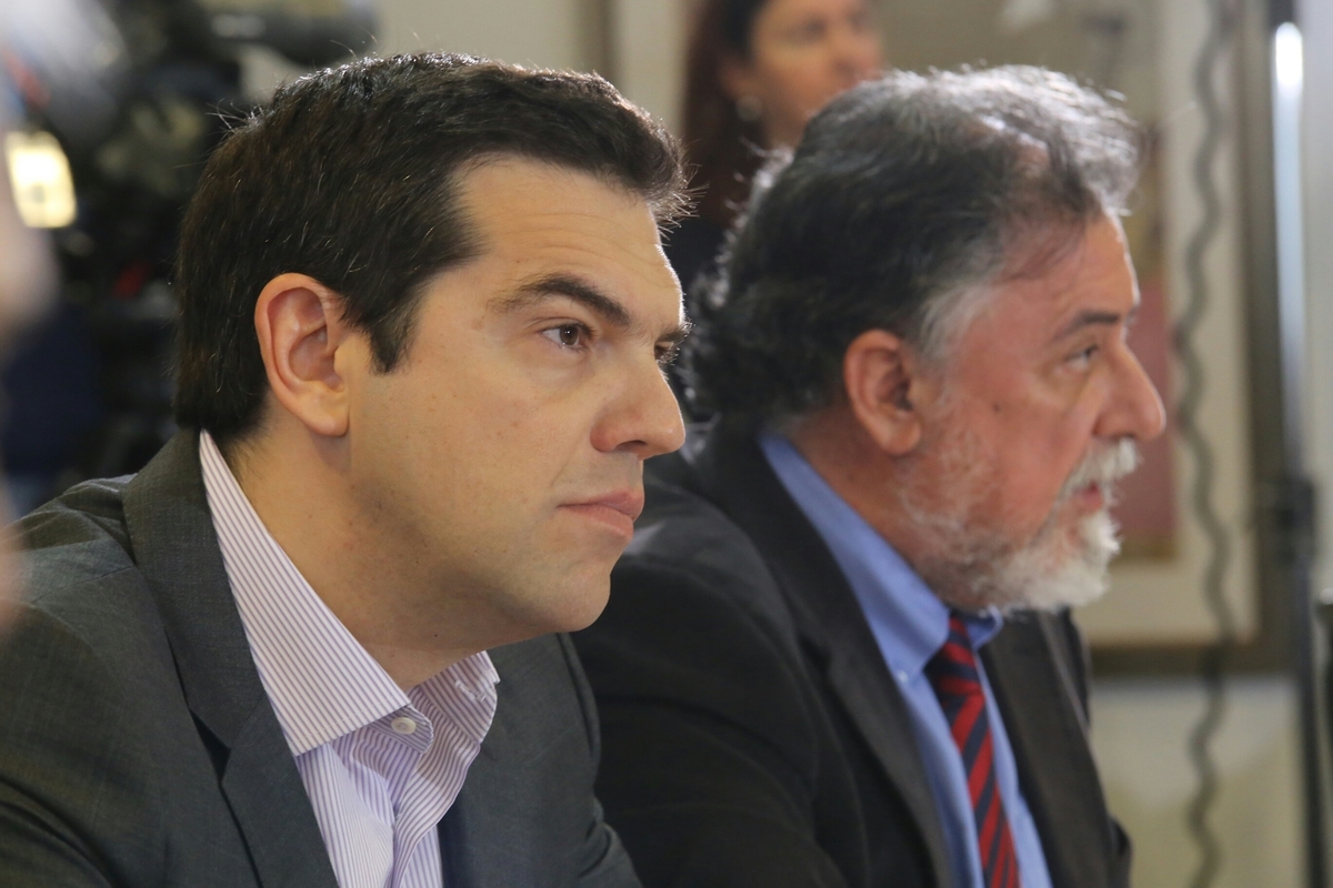 Το Μαξίμου από τη Μάλτα απαντά στον Πανούση με αιχμές – Υπερασπίζεται το μέλος του ΣΥΡΙΖΑ που συνομιλούσε με τρομοκράτες