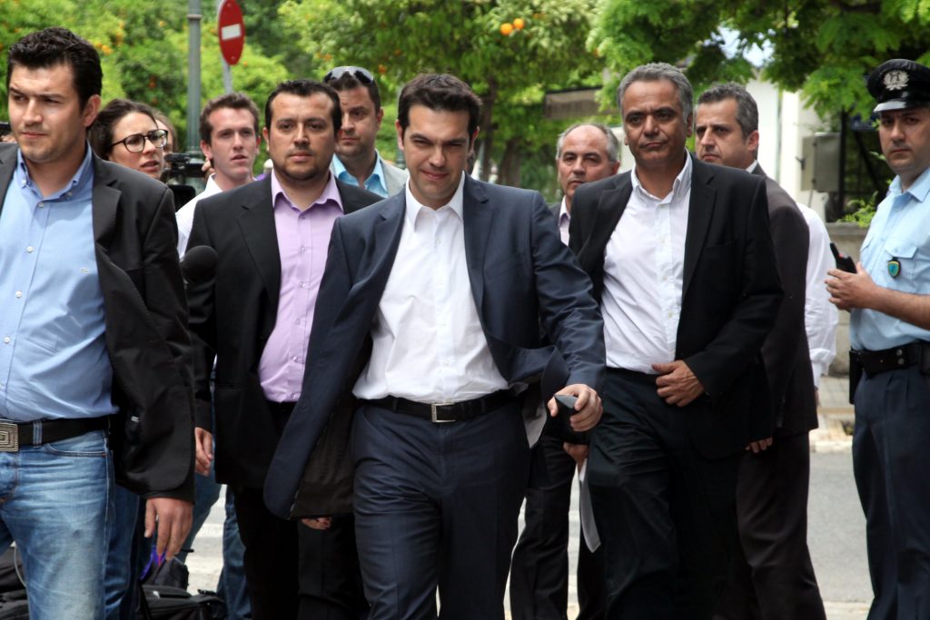 Ο Τσίπρας θα ζητήσει την παραίτηση Σαμαρά
