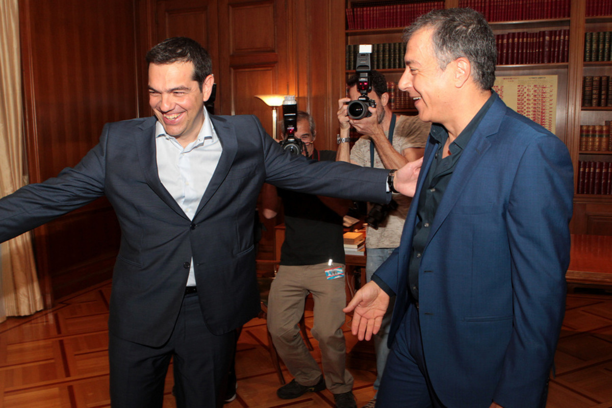Τσίπρας – Θεοδωράκης: Πρωταγωνιστές… μια μέρα στο Μαξίμου