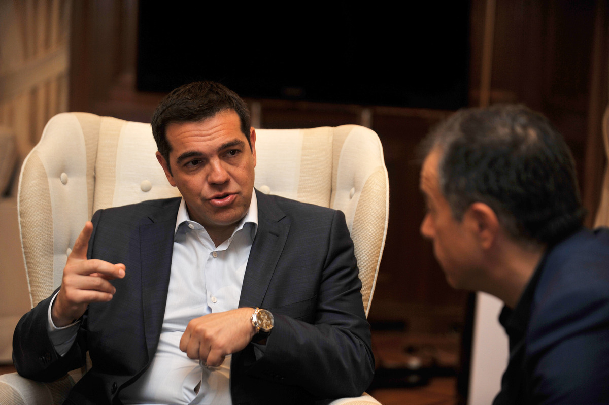 Αλέξη έλα να πνίξουμε στην τσίκνα τις Βρυξέλλες και τον Γιούνκερ