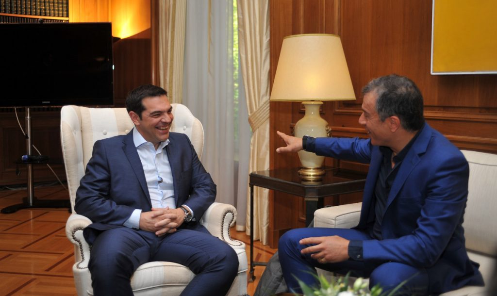 Τσίπρας: Το μείζον είναι μια βιώσιμη συμφωνία – Θεοδωράκης: Δεξιά πάμε στο Κούγκι – Αριστερά στην ευρωπαϊκή πορεία