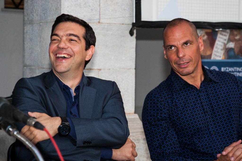 “Τσίπρας – Βαρουφάκης κάνουν πολιτική του ανοιχτού πουκαμίσου και του δερμάτινου μπουφάν”