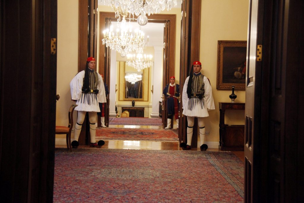 Ποιά θεωρείται η κρίσιμη ψηφοφορία για την εκλογή Προέδρου της Δημοκρατίας – Που έχει “κάτσει” η μπίλια των ψήφων