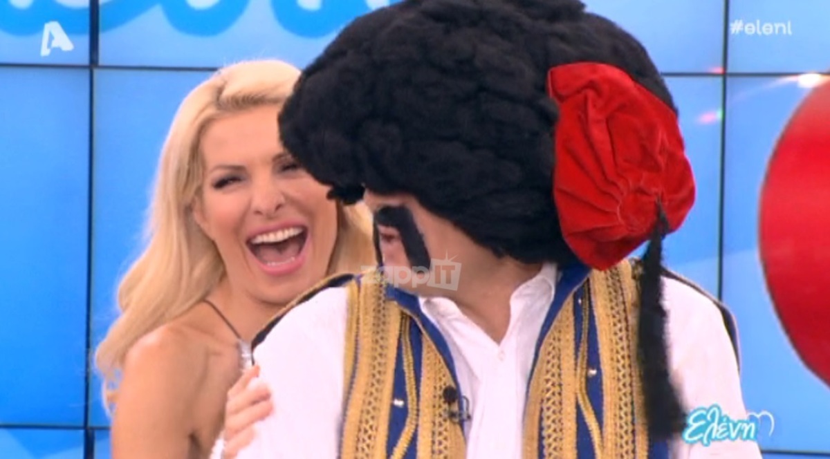 Ο Τσολιάς εισέβαλε στο πλατό της Μενεγάκη κρατώντας….